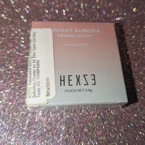 02 HEXZE BRIGHT AURORA Highlighter Translucent